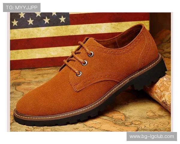 时尚与运动结合 肥仔足球服外套打造舒适潮流运动风